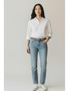 *FLAW* Banana Republic Light Wash, Mid-Rise, Straight Leg Jeans, Size 28 Petite